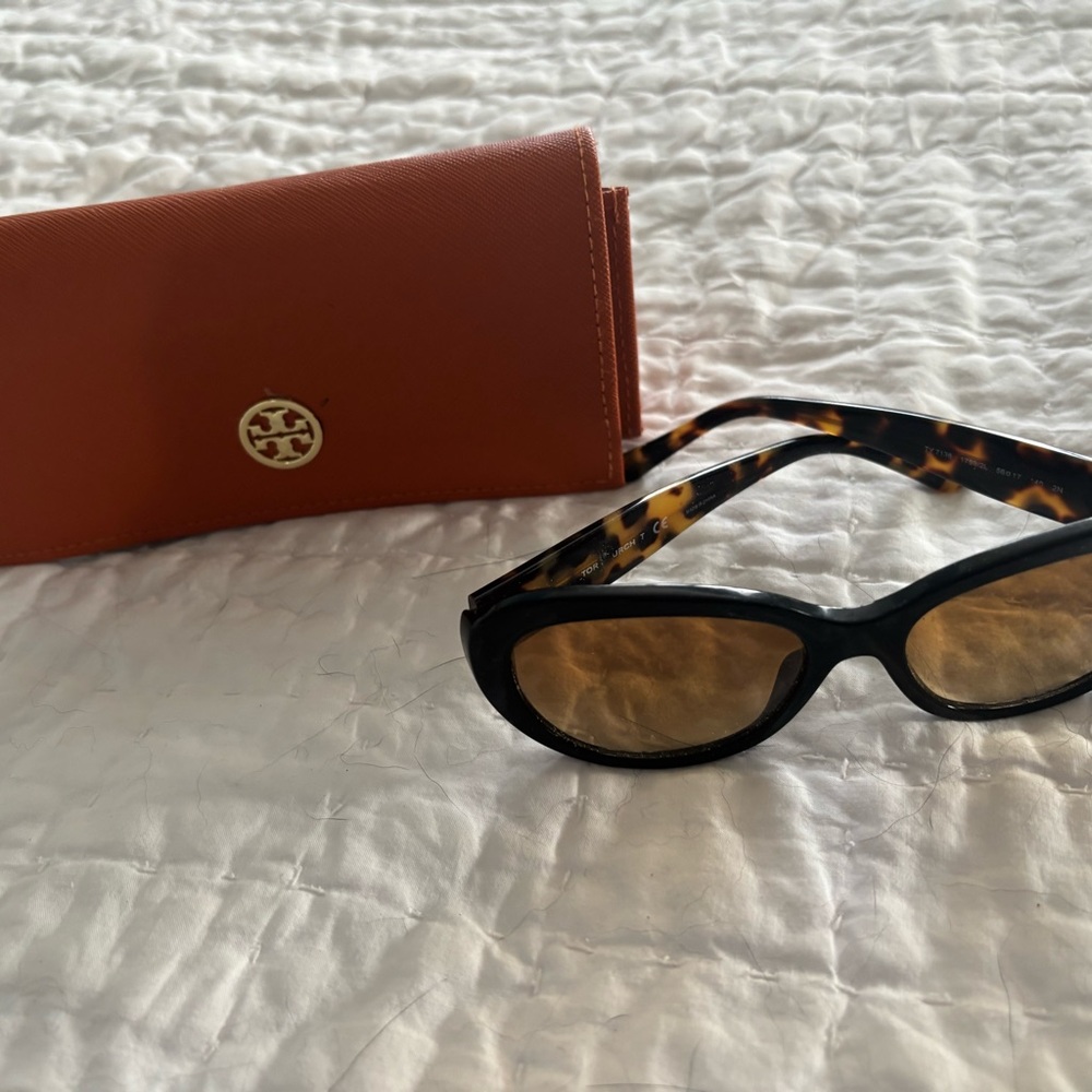 Tory Burch tortoise AUTHENTIC sunglasses with original case.